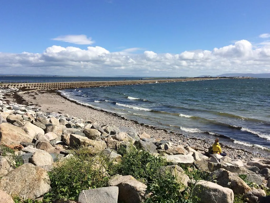 Galway City Self Catering - Salthill Apartment